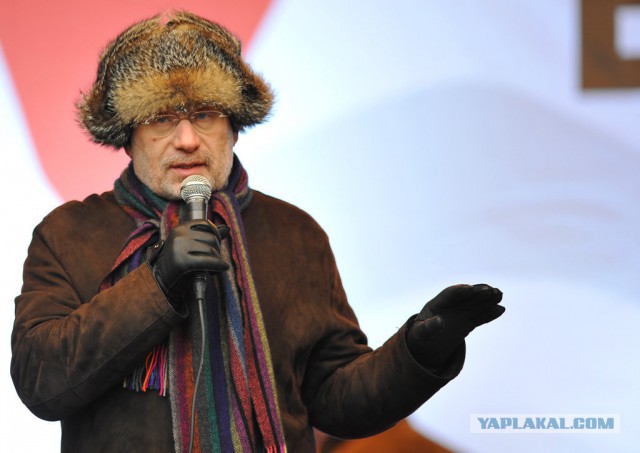 «Известный российский писатель» попросил убежища на Украине
