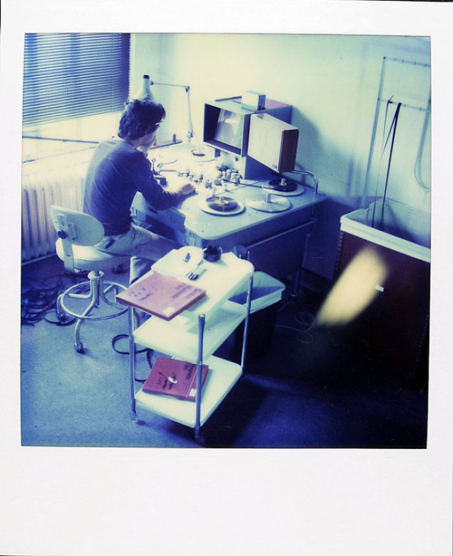 История мужчины, который снимал каждый день на Polaroid 18 лет, пока рак не украл его жизнь