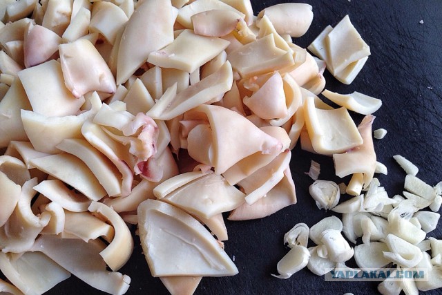 Лапша удон со свининой и кальмарами