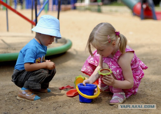 В Бийске 4-летняя девочка впала в кому, после того как ее избил 7-летний мальчик.