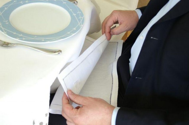 Деловой этикет. 10 основных правил поведения за столом