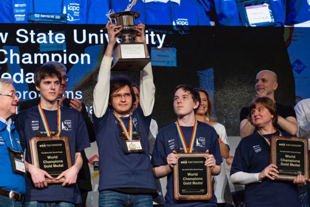 Команда из МГУ повторно победила на чемпионате мира по программированию