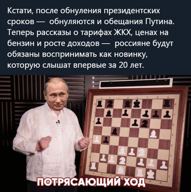 Петербуржцы возложили цветы ко входу в здание Конституционного суда