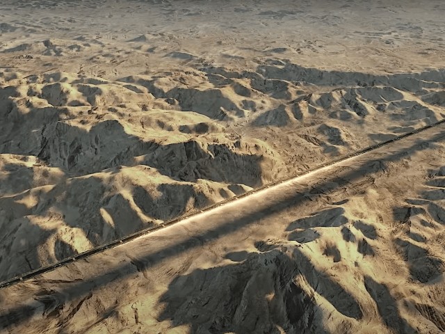 Горизонтальный небоскреб в Саудовской Аравии продолжают строить