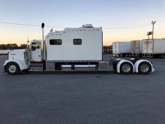 Почему американский тягач Kenworth W900 выпускается с 1961 года и по сей день?