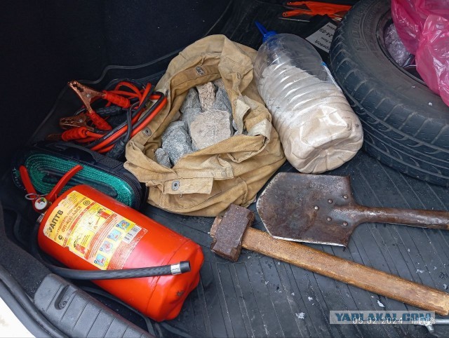 А что у вас в багажнике для зимы?