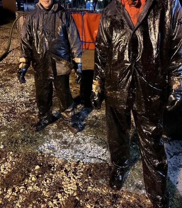 Мазут попал в море в Туапсе после ЧП на терминале