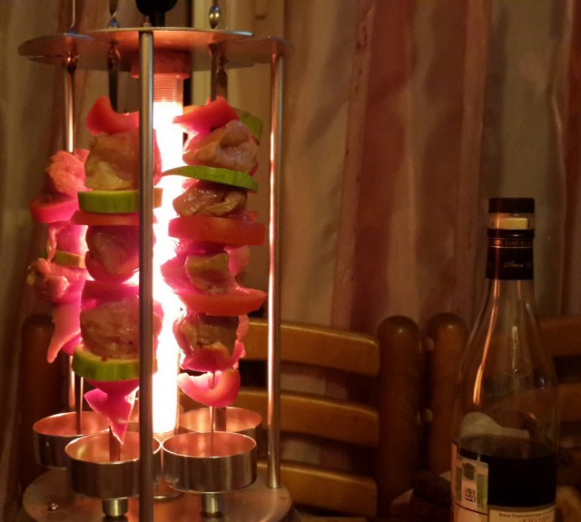 Шашлык в рамках дома, квартиры