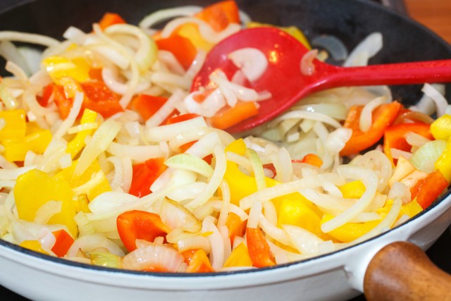 Соус для шашлыка, барбекю или просто ложкой.