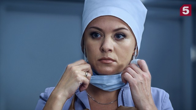 15 самых сексуальных женщин-врачей и медсестер из сериалов