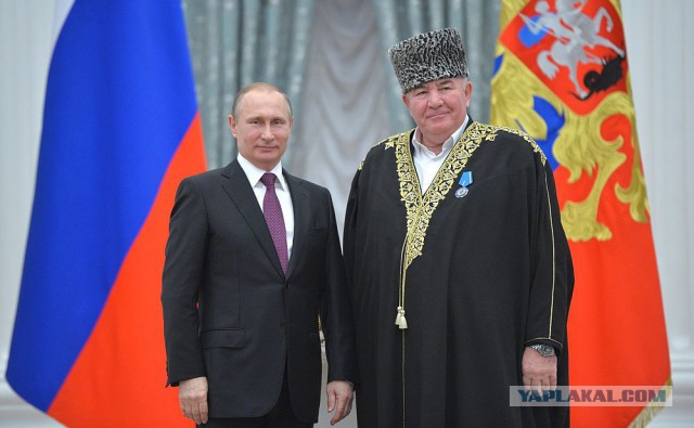 Муфтий Северного Кавказа призвал обрезать всех женщин России