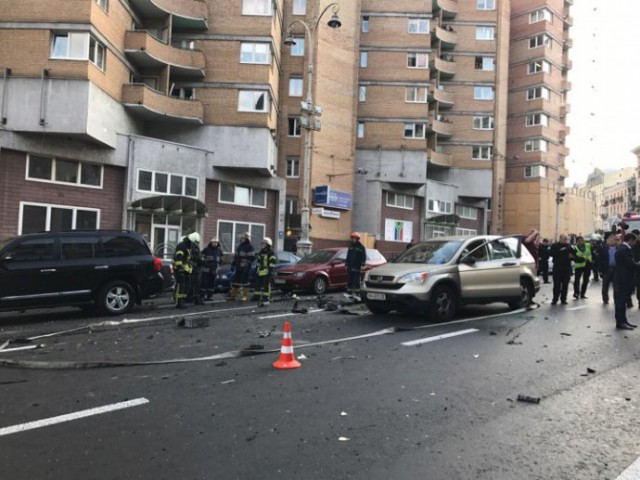 В центре Киева взорвали боевика в автомобиле