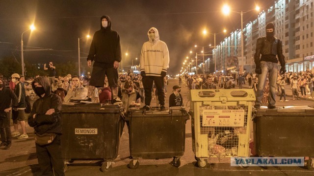 Силовики стягивают технику и людей в центр Минска