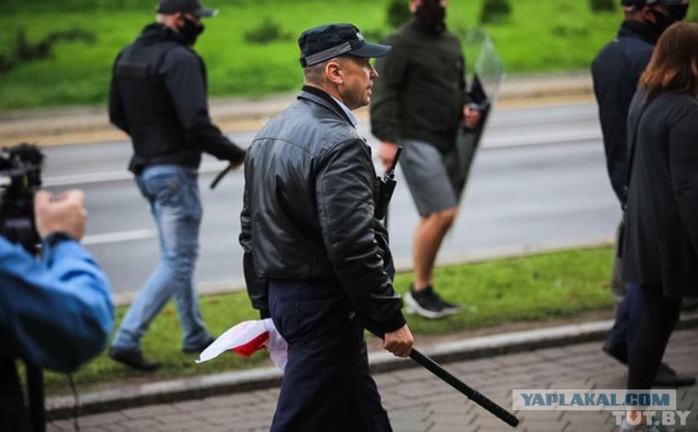 Замглавы МВД Белоруссии заявил, что не будет ограничивать подчинённых законом в их действиях против протестующих