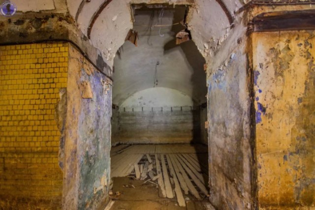 "Бункер Жукова", построенный во время ВОВ на глубине 30 метров. Много лет он был затопленным, а теперь откачан