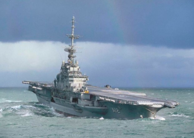 Бразилия затопит единственный авианосец «Сан-Паулу» – почему авианосцы бесполезны для флота