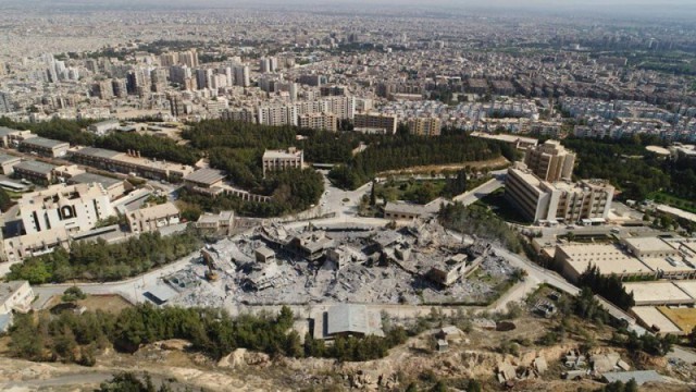 Фото последствий авиаудара по территории Сирии