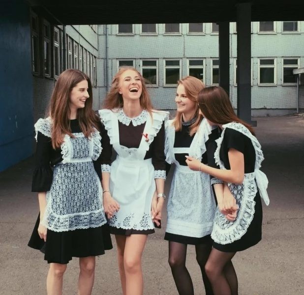 Снова в школу! Наши милые школьные подружки