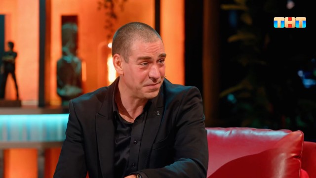 Дмитрий Дюжев под позитивом.