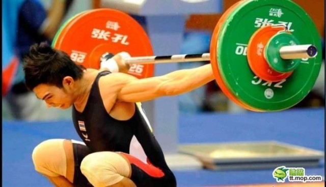 В тяжелой атлетике иногда побеждает... штанга!