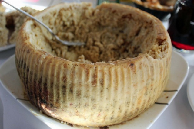 Топ-10 самых вкуснейших сыров в мире