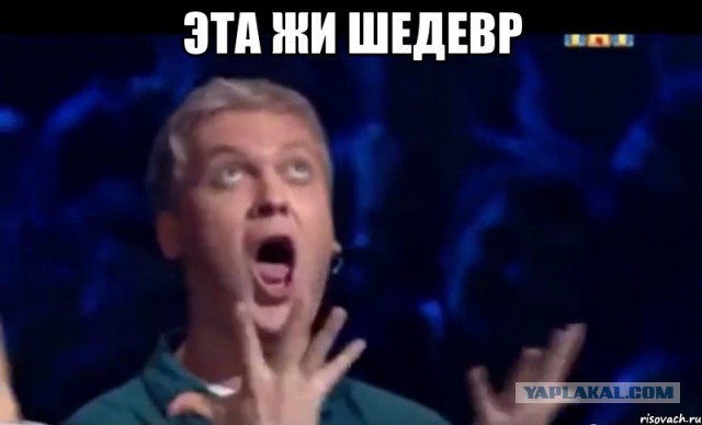 Девушка шевелит грудью под Моцарта