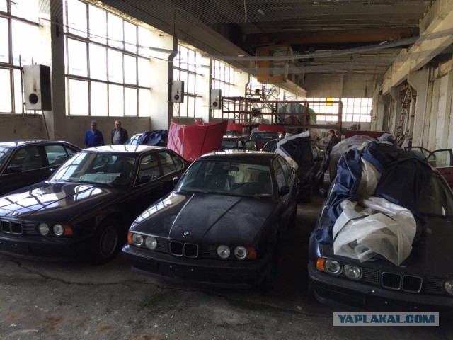 В Болгарии нашли забытый склад с новыми BMW 