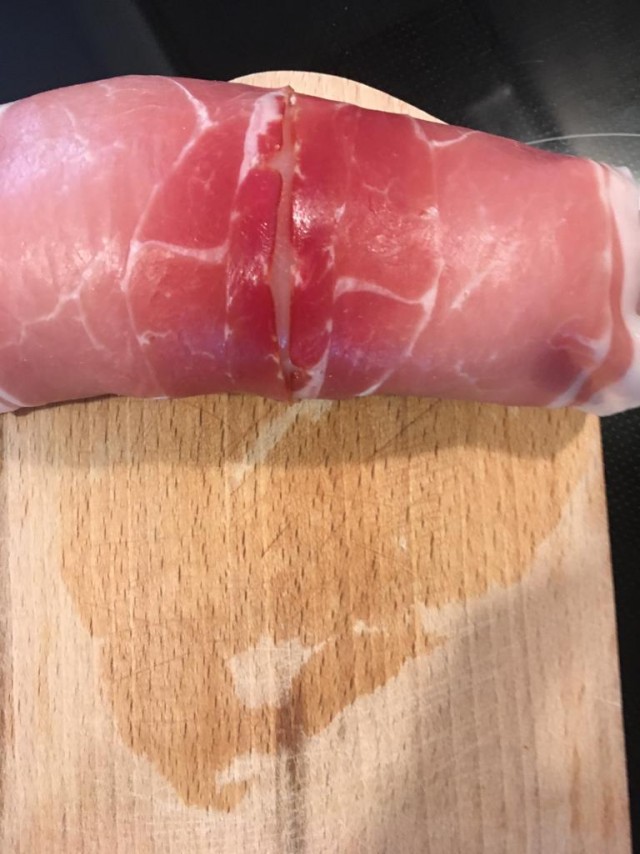 Куриные грудки в беконе