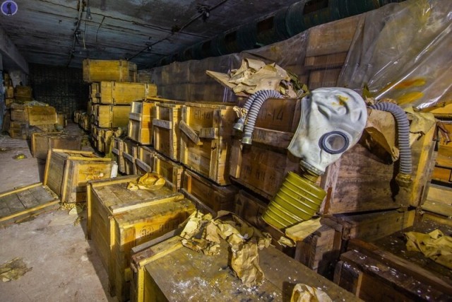 Огромное заброшенное убежище времён СССР с тремя дизелями