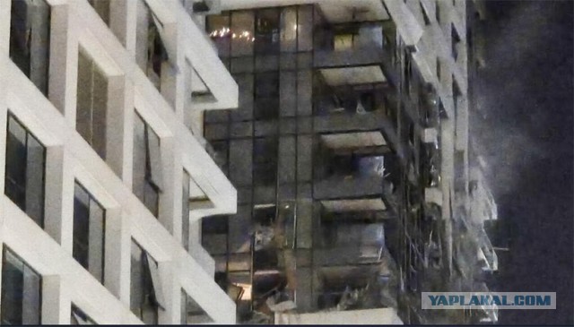 Ракета из Ирана попала в высотку Тель-Авива: повреждены несколько этажей