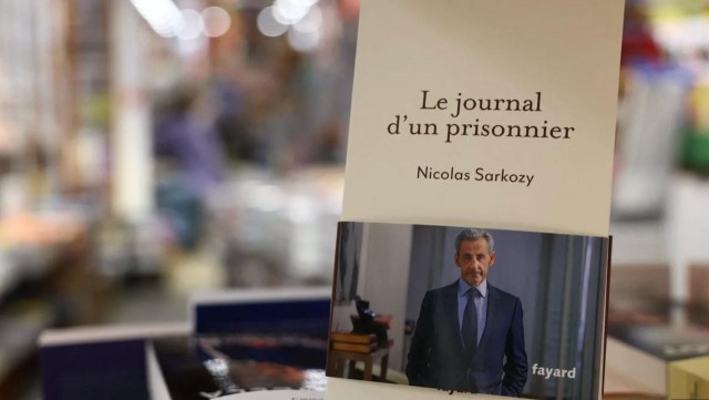 Николя Саркози написал 216 страниц мемуаров о своих 22 днях в тюрьме