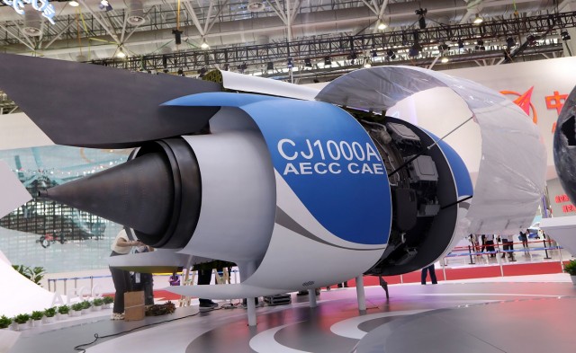 Первый китайский пассажирский самолёт C919 прилетел в международный аэропорт Хайкоу Мэйлань