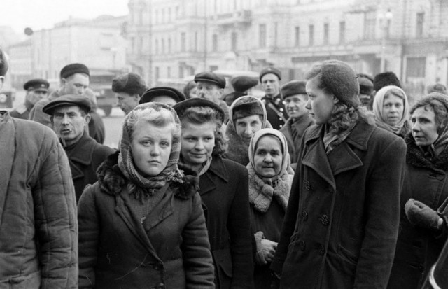 Первые два послевоенных года в исторических фотографиях