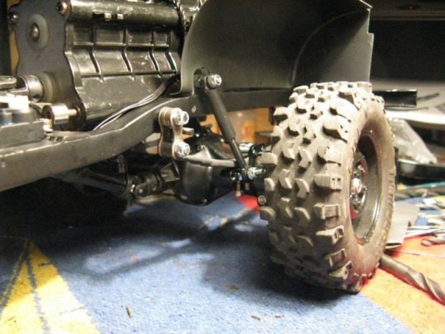 Автомодель Hummer H3 из жести