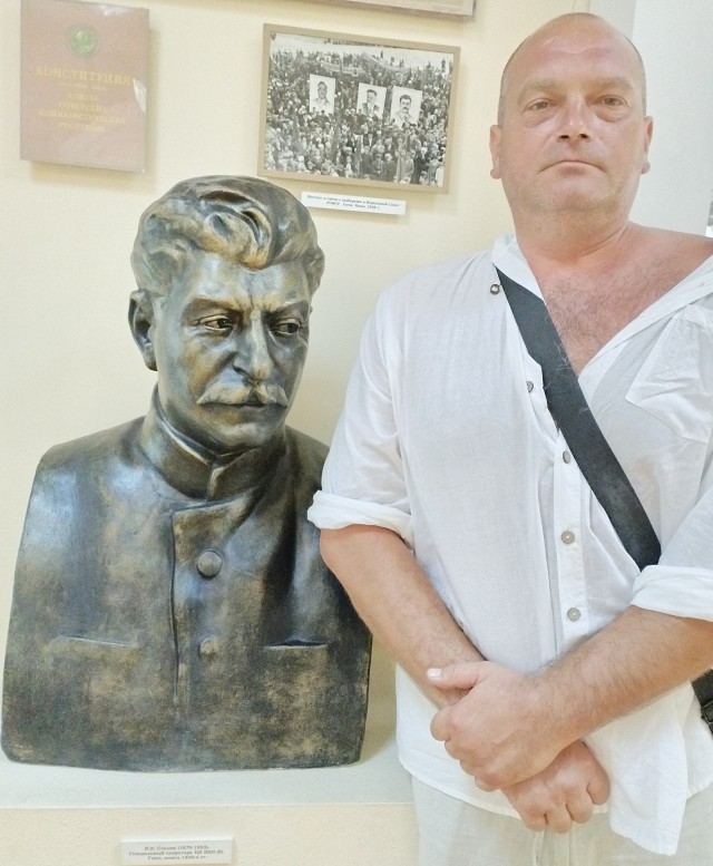 Кхм...