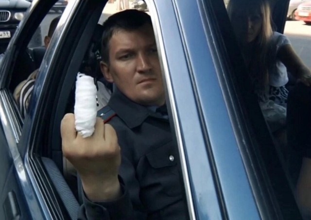 Ты кому фак показала ?!