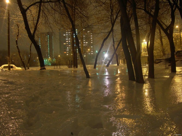 Лед на улицах Москвы