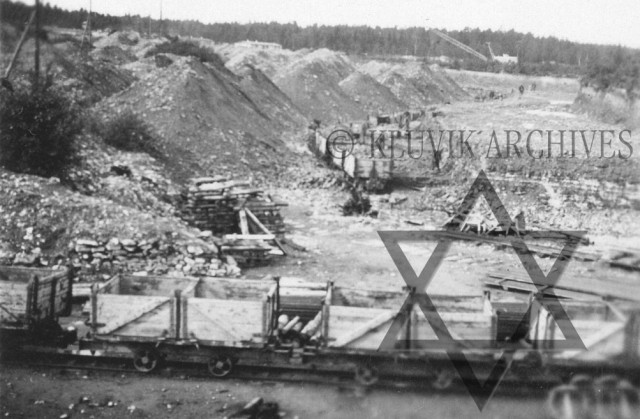 Концентрационный лагерь на территории шахты. много текста и фото 1941-1944