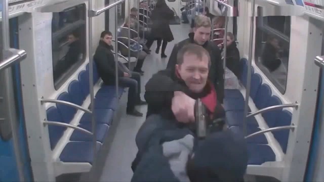 Кадыров потребовал от кинувшего банку в пассажира метро прибыть в Грозный