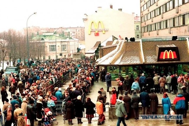 Очереди в СССР на снимках