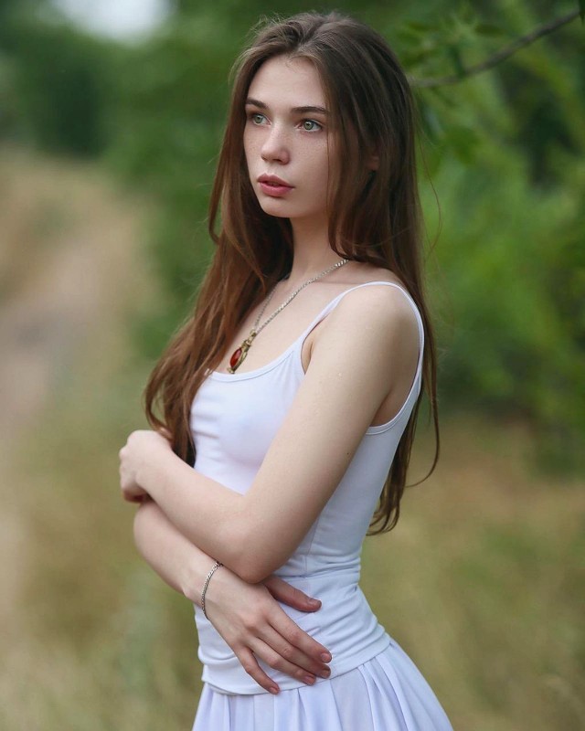 Пятница, девушки надели майки