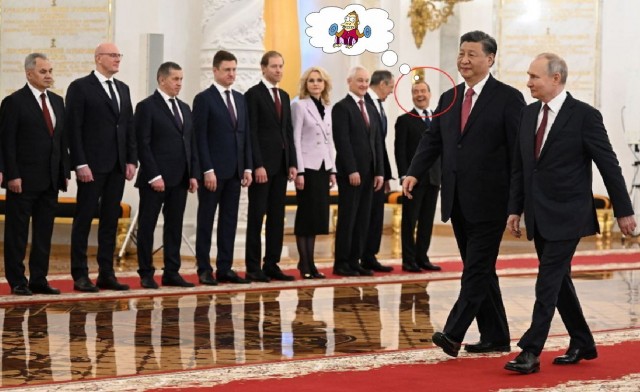 Над  ̶к̶е̶м̶ чем смеётся Медведев?