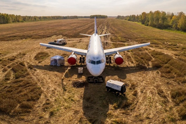 Самолет «Уральских авиалиний» предложили поднять в воздух, разогнав по замерзшему полю