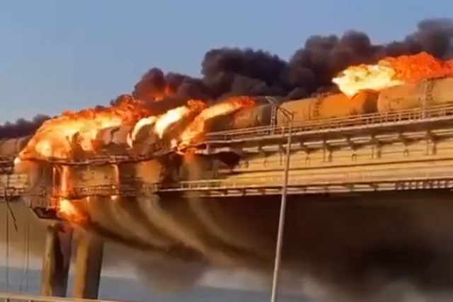 С 21 июня паромные перевозки через Керченскую переправу временно приостановлены.