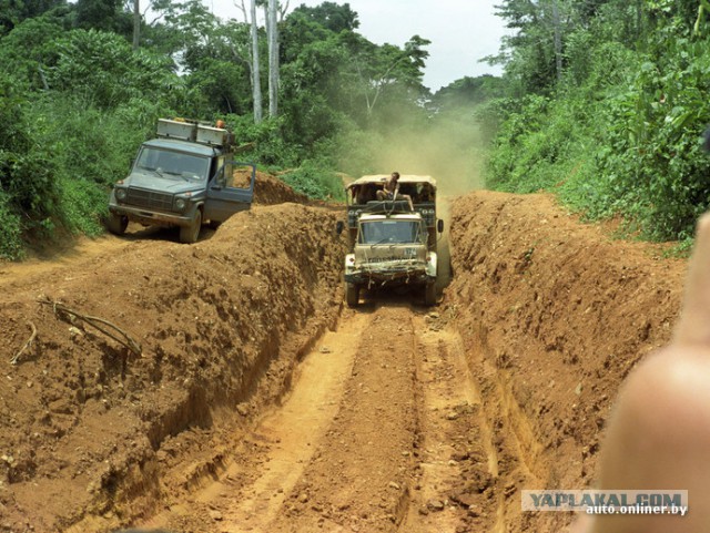 Немец проехал на Gelandewagen весь мир.