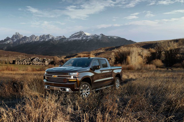 Новый пикап Chevrolet Silverado представили в Детройте