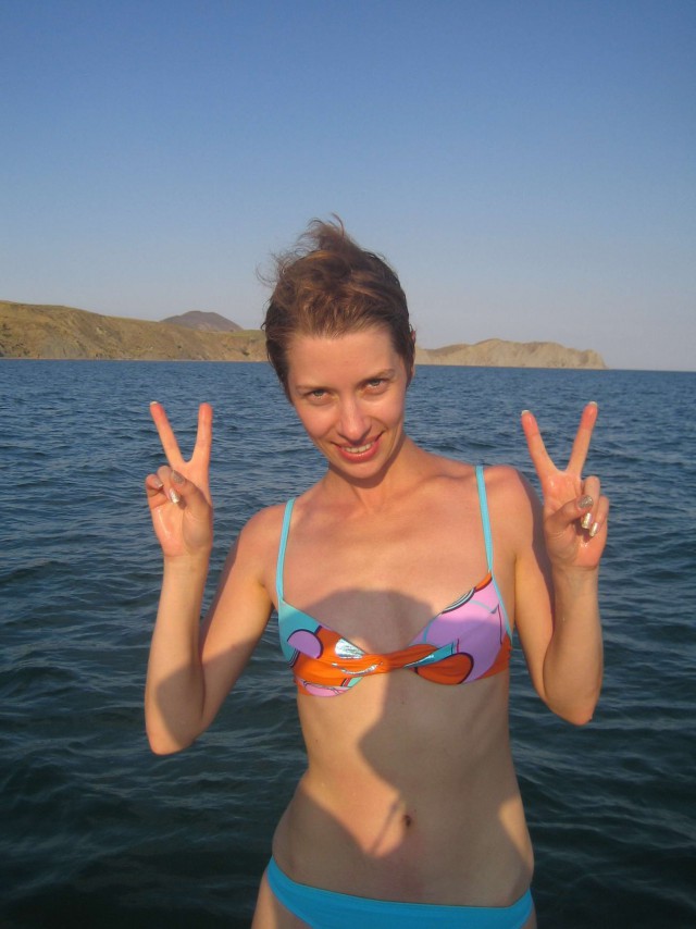 Девушки одетые, симпатичные, но очень эротичные!
