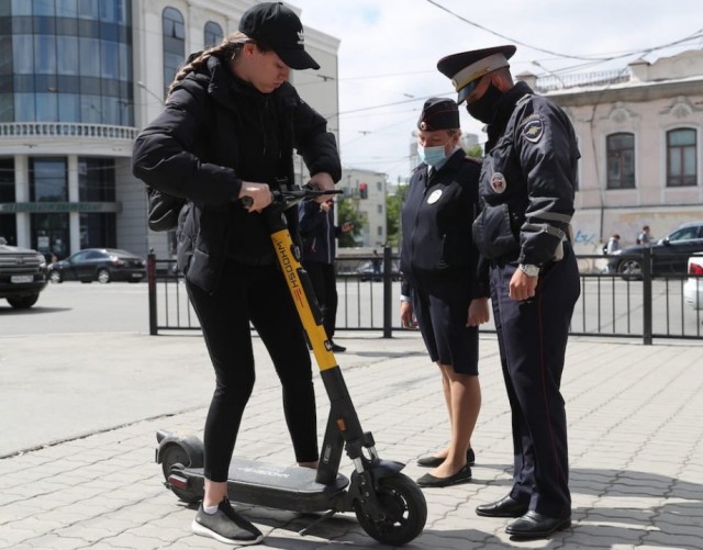 Попал под самокат
