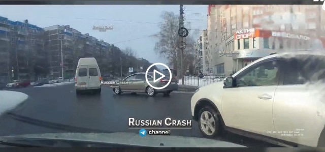 "Про помеху справа не слышал, эээ?"