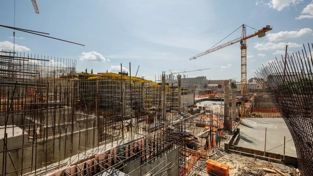 В России уровень пенсий и зарплат в 3 раза меньше, чем в Турции Академик Аганбегян: «Как можно было прогадить $300 млрд?